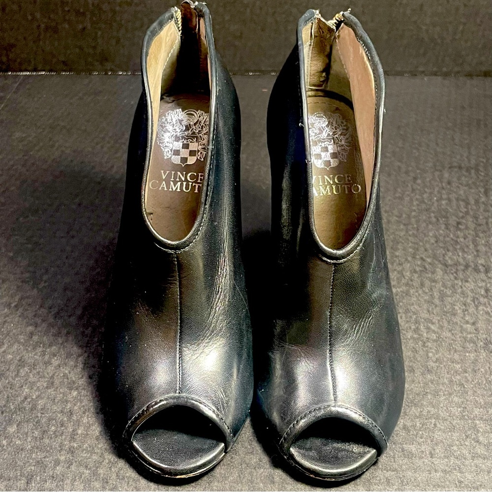 Gorgeous Vince Camuto Butter soft Black Nappa open toe bootie size 5.5M LIKE NEW - Picture 3 of 11